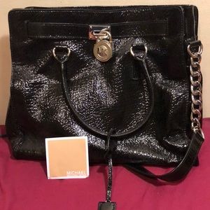 Michael Kor Leather purse GREAT CONDITION